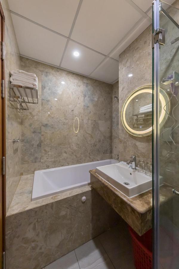 Woody House Boutique Hotel Хошимин Екстериор снимка