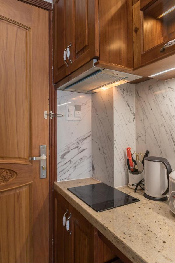 Woody House Boutique Hotel Хошимин Екстериор снимка